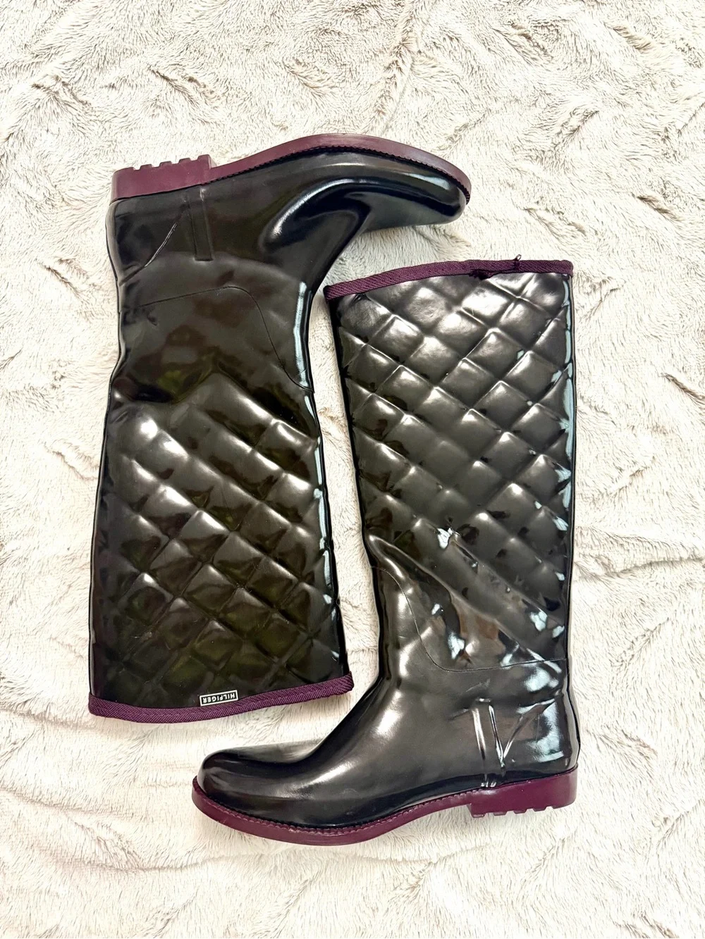 Tommy Hilfiger Quilted Gloss Rain Boots in Black with Plum Trim